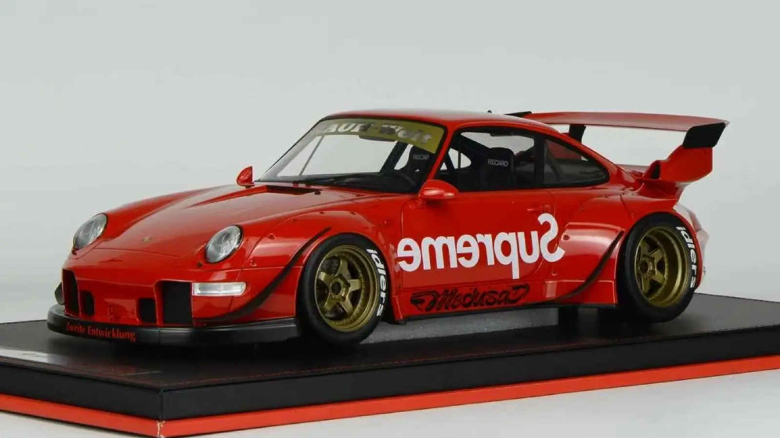 IVY Model 1:12 Porsche 911 (993) RWB Supreme