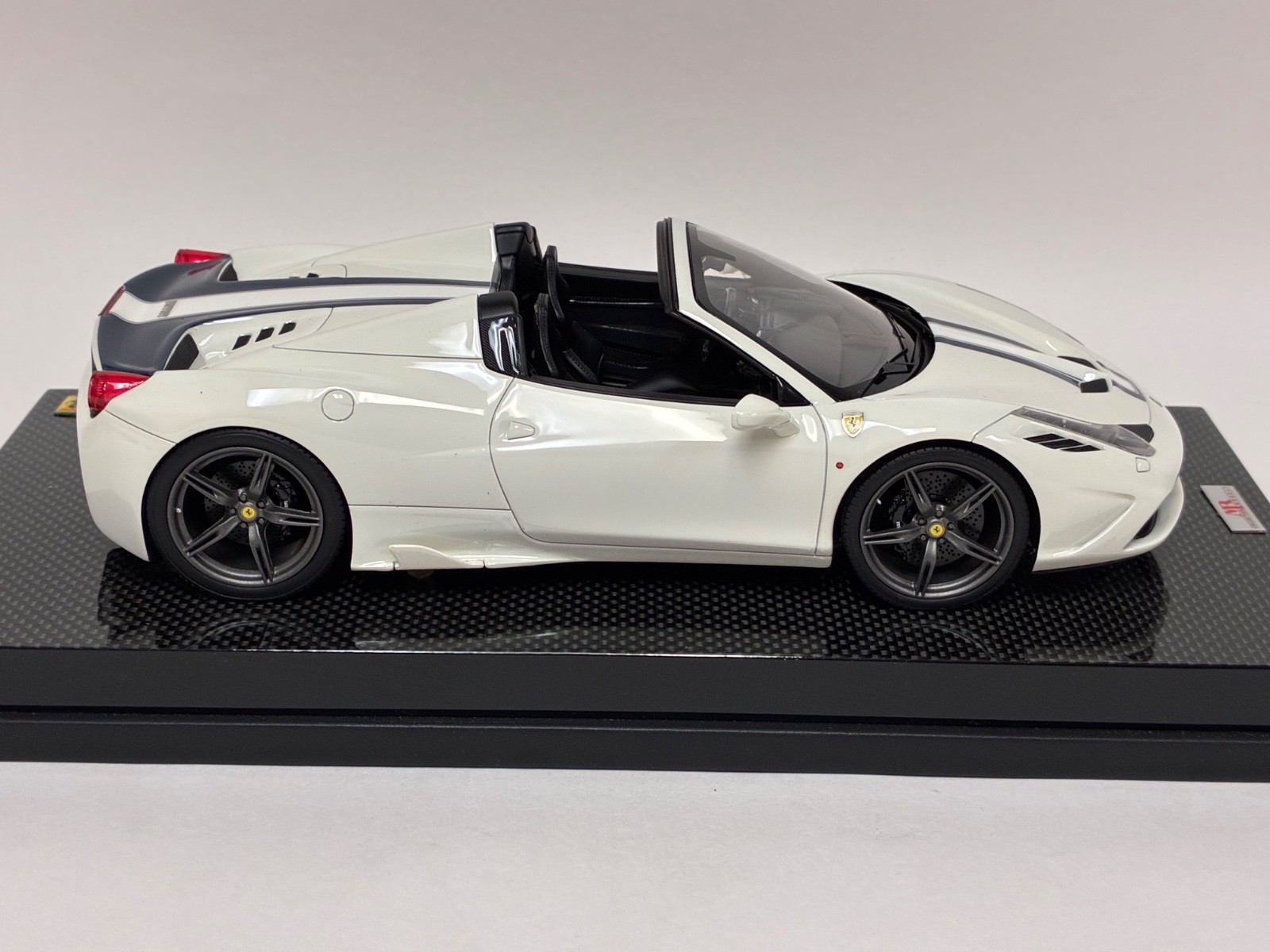 MR Collection 1:18 Ferrari 458 Speciale A Pearl White with Blue Stripe